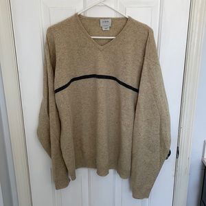Women’s oatmeal color v-neck sweater size XL